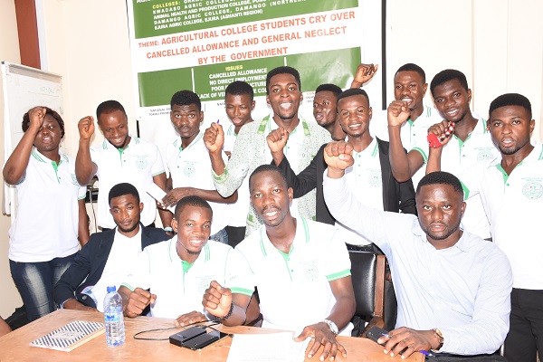 Promise-Tokoli-second-from-right-addressing-the-media.With-him-are-students-from-the-institute-Photo-Seth-Osabukle