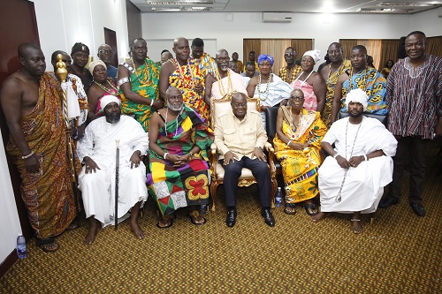 President-Akufo-Addo-with-the-delegation-from-the-Osu-Traditional-Council
