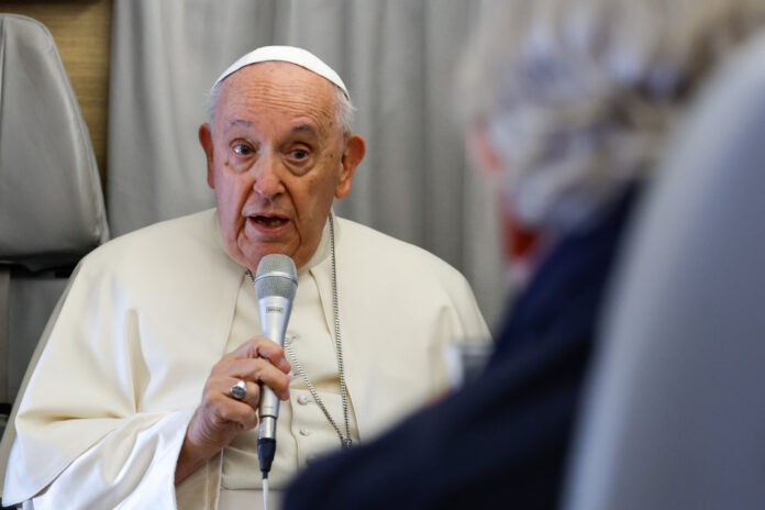 POPE FRANCIS PLANE PRESS CONFERENCE
