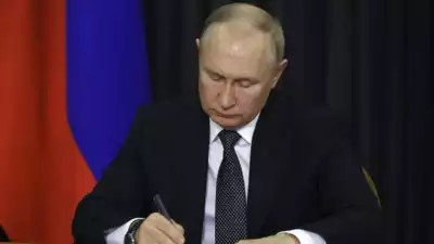 Russia is preparing a 'loyalty agreement' requirement for foreigners