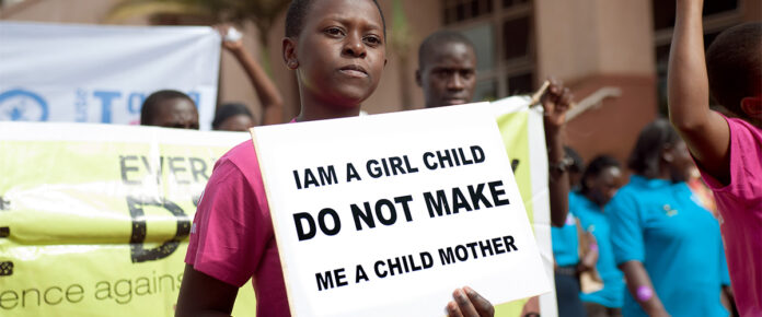Girl campaigning against early marriage at the BIAAG campaign la
